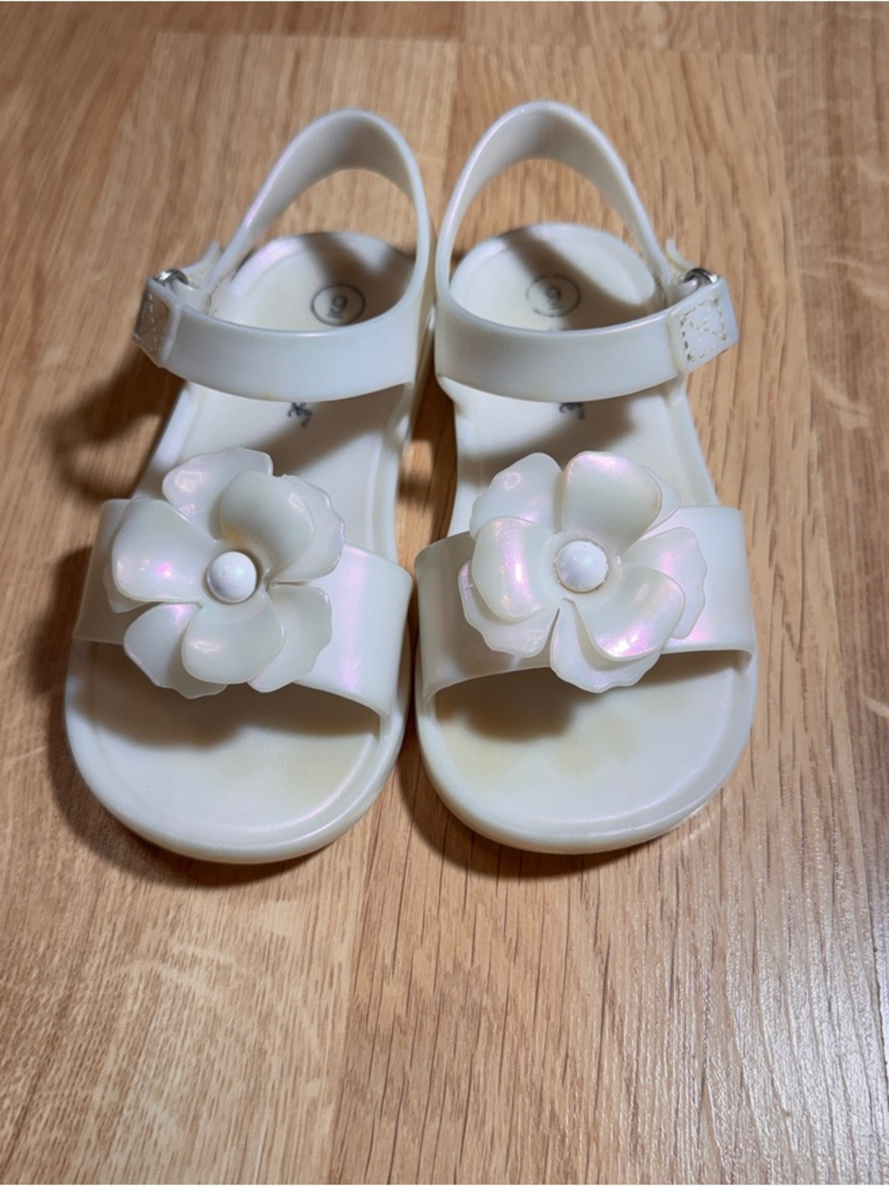 Cat & Jack Girls' White Floral Jelly Sandals